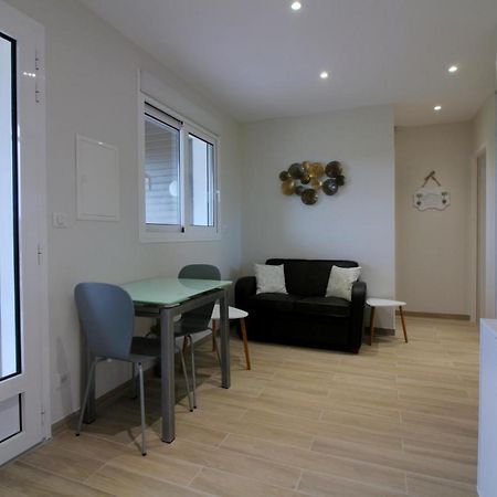 Les Raisins Du Bonheur Bed & Breakfast Puisseguin Exterior foto
