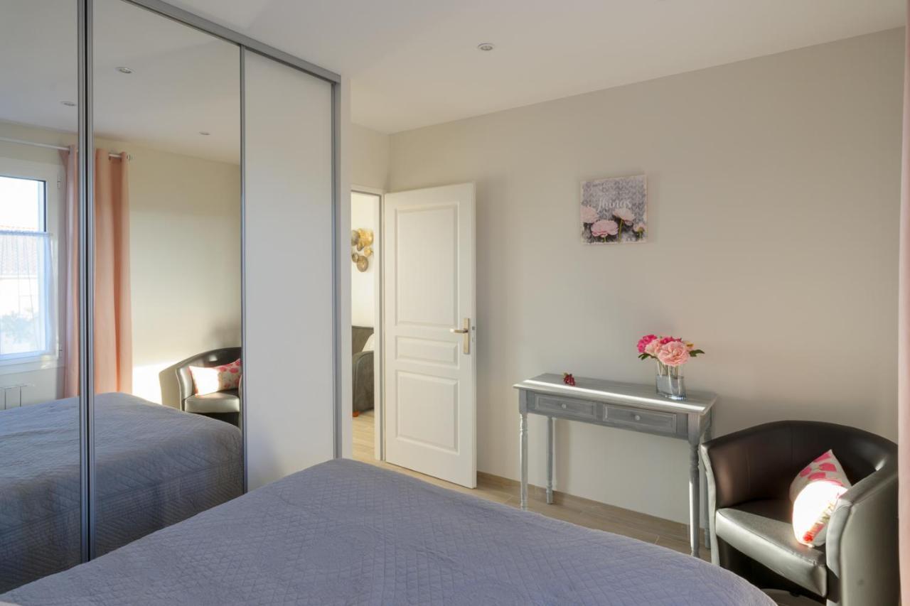 Les Raisins Du Bonheur Bed & Breakfast Puisseguin Exterior foto